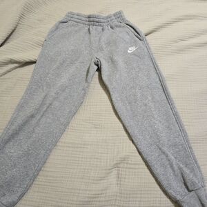 Boys Nike sweatpants size Medium